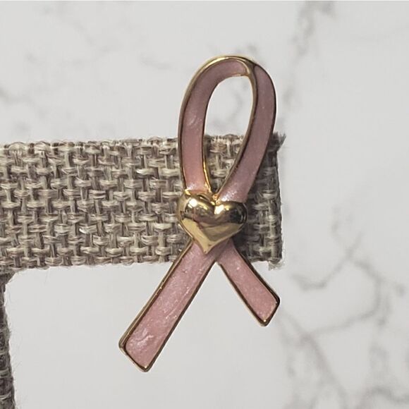 VINTAGE AVON Pink Enameled Breast Cancer Awareness Pin - Picture 1 of 5
